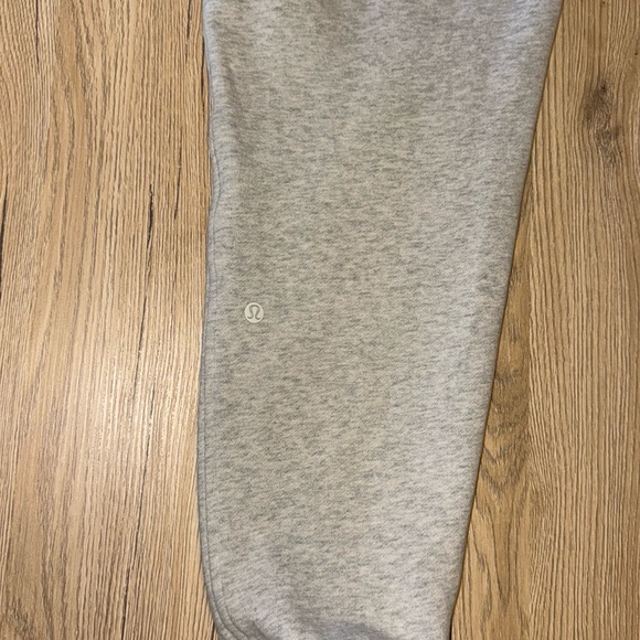 Lululemon Scuba High Rise Joggers - Picture 3 of 4